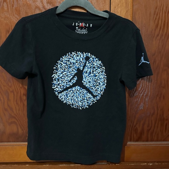 Jordan Kids Black Tee with Blue Burst Design - Picture 1 of 2